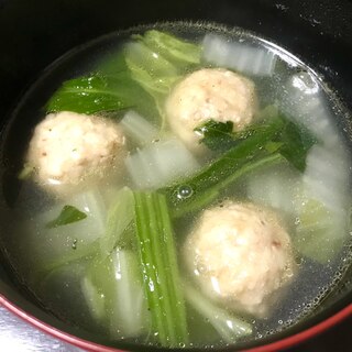 鶏だんごと白菜とほうれん草の中華スープ